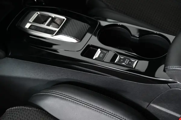 Peugeot 2008 1.2 PureTech GT EAT8 23