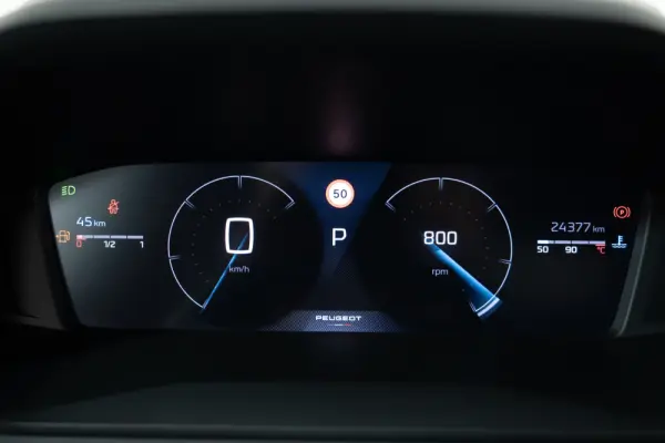Peugeot 2008 1.2 PureTech Allure Pack EAT8 22