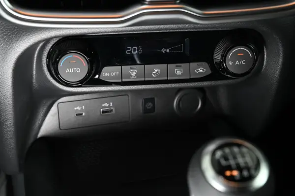 Nissan Juke 1.0 DIG-T N-Connecta 31
