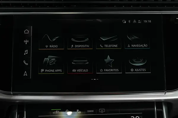 Audi Q8 55 TFSIe quattro Tiptronic 27