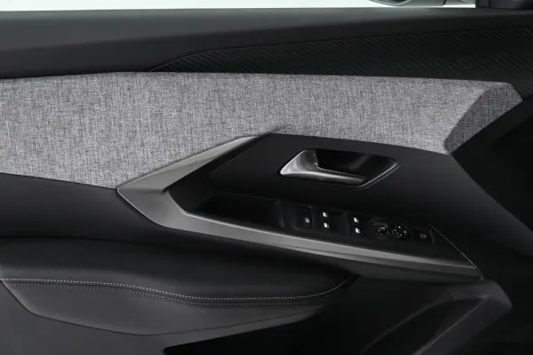 Peugeot 5008 1.2 Hybrid Allure Pack e-DCS6 24