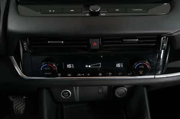 Nissan Qashqai 1.3 DIG-T N-Connecta 23