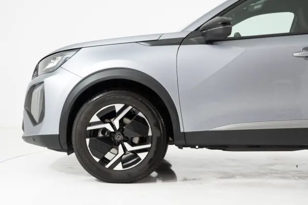 Peugeot 2008 1.2 PureTech Allure Pack EAT8 13