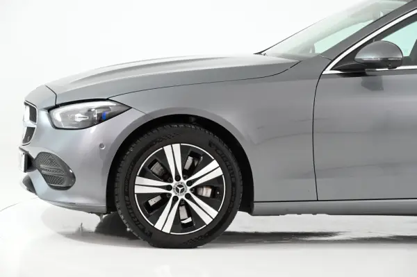 Mercedes-Benz C 300 e Avantgarde 11