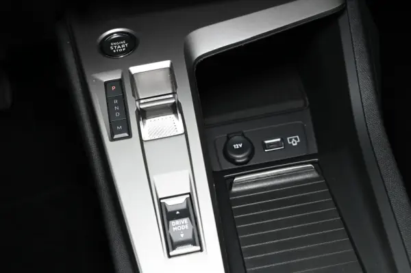 Peugeot 308 1.2 Hybrid Style e-DCS6 21