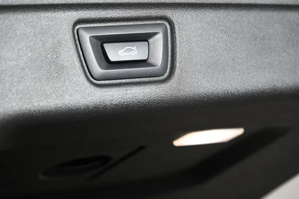 BMW 320 e Auto 42