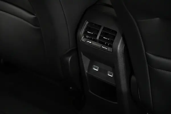 Peugeot 408 1.2 PureTech Allure EAT8 24