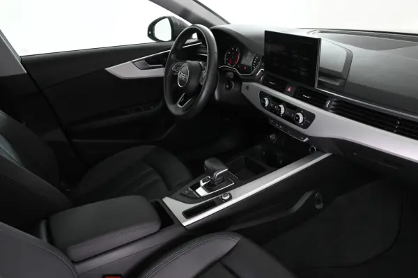 Audi A4 40 TDI S tronic 18