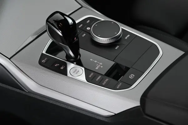 BMW 320 e Auto 26
