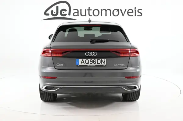 Audi Q8 55 TFSIe quattro Tiptronic 8