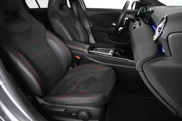 Mercedes-Benz A 200 Outro 4