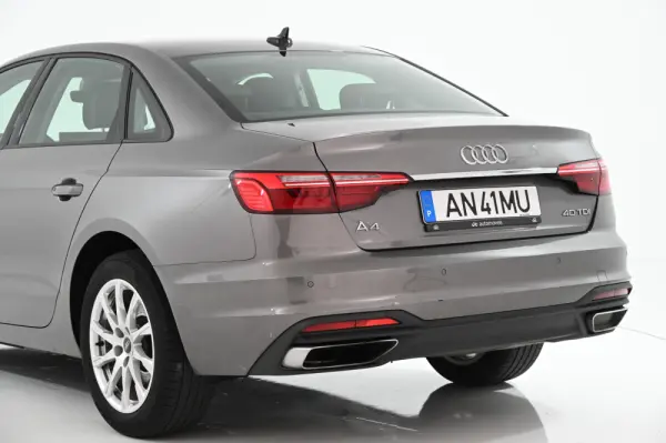Audi A4 40 TDI S tronic 12