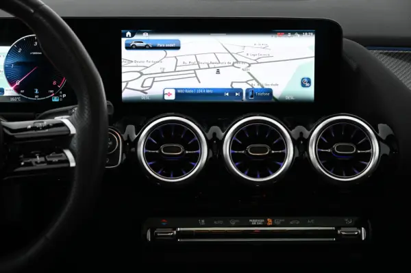 Mercedes-Benz GLA 200 d AMG Line 17