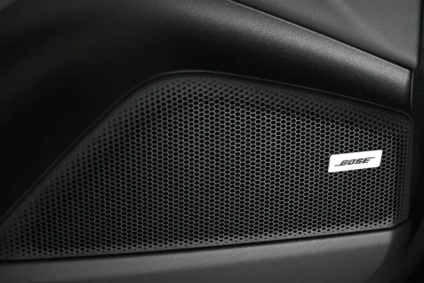 Porsche Macan Electric 4 26
