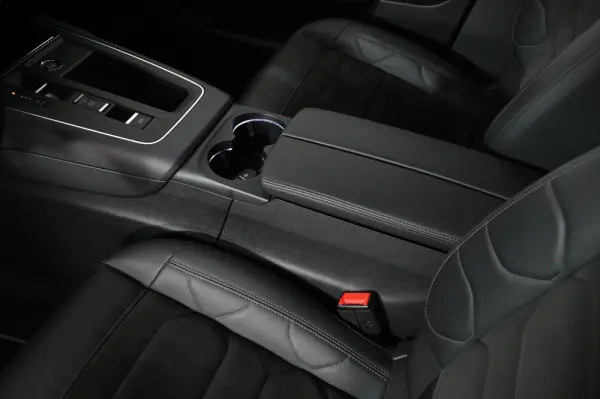 Citroën C5 Aircross 1.6 Hybrid Shine Pack e-EAT8 26