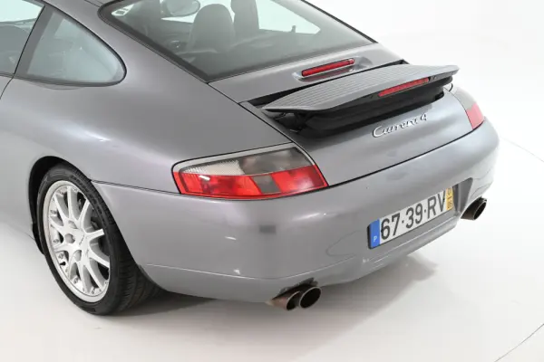Porsche 911 (996) Carrera 4 Coupé 11
