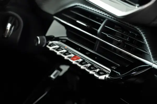 Peugeot 2008 1.2 PureTech Allure Pack EAT8 30