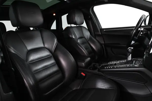 Porsche Macan GTS PDK 19