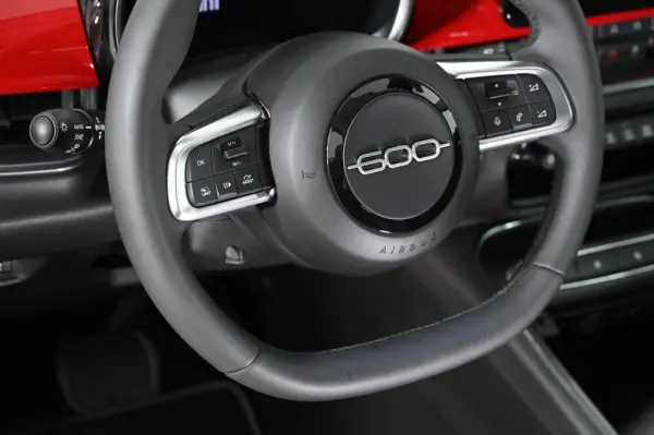 Fiat 600e 54 kWh (RED) 20