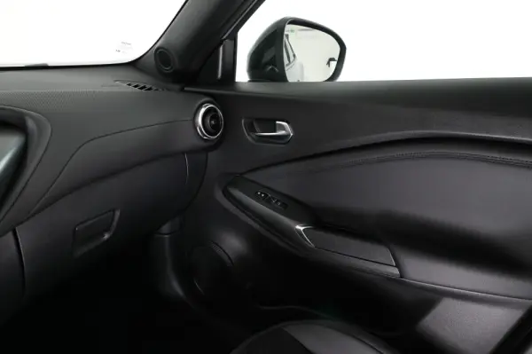 Nissan Juke 1.0 DIG-T N-Connecta 33