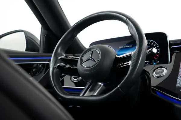 Mercedes-Benz E 300 e AMG Line 20