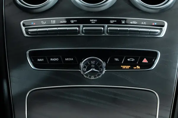 Mercedes-Benz C 300 e AMG Line 31
