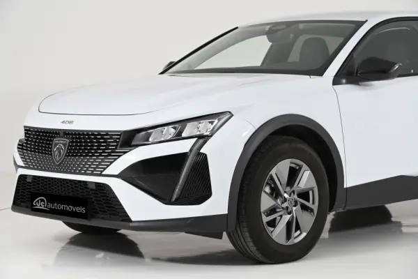 Peugeot 408 1.2 PureTech Allure EAT8 12