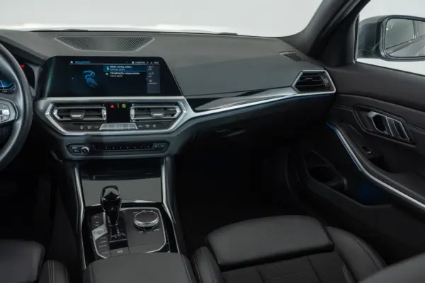 BMW 320 e Corporate Edition Auto 24