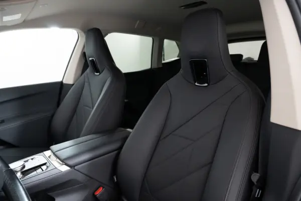 BMW iX xDrive 40 29