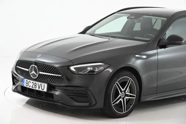 Mercedes-Benz C 300 e AMG Line 12