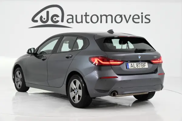 BMW 118 i Auto 2