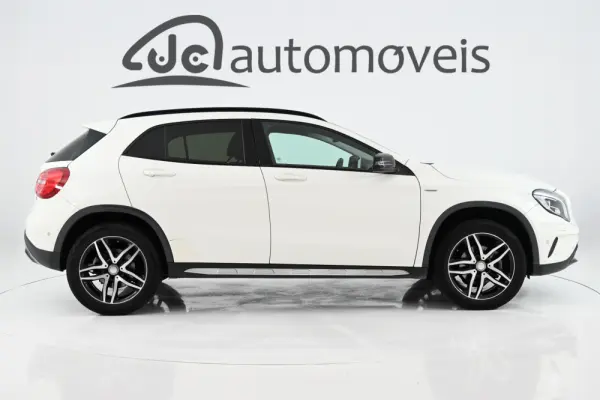 Mercedes-Benz GLA 180 d AMG Line 7