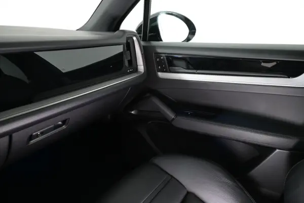 Porsche Cayenne S E-Hybrid Black Edition 23