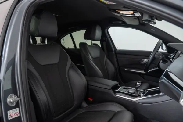 BMW 320 e Corporate Edition Auto 4