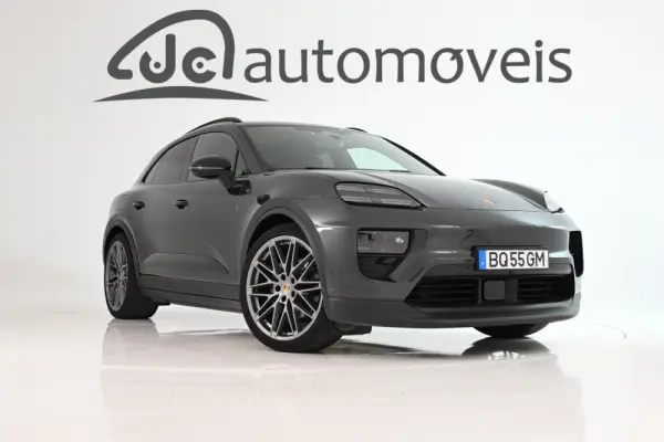 Porsche Macan Electric 4 31