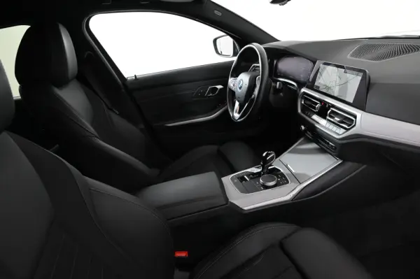BMW 320 e Auto 38