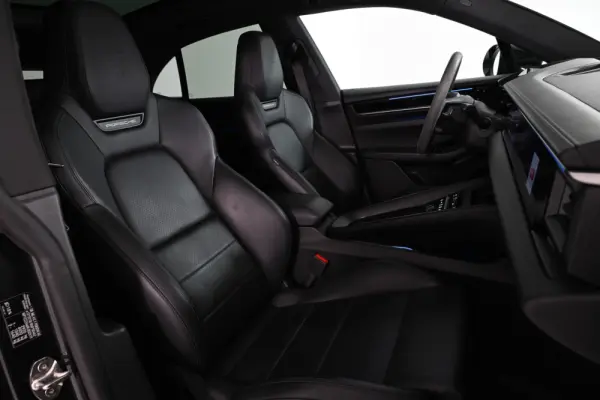 Porsche Macan Electric 4 4
