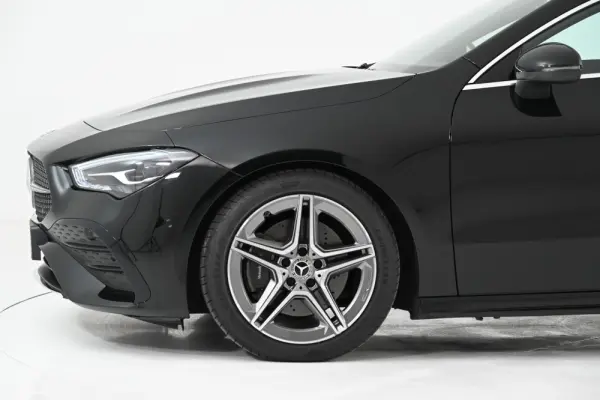 Mercedes-Benz CLA 200 d Shooting Brake AMG Line Aut. 11