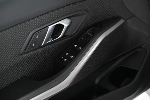 BMW 318 d Auto 27
