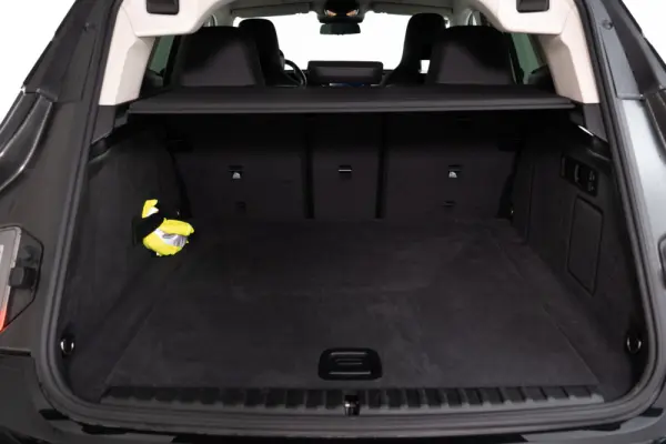 BMW iX xDrive 40 9