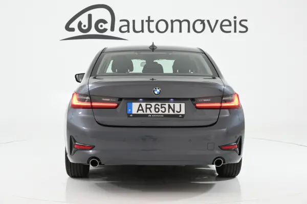 BMW 318 d Auto 8