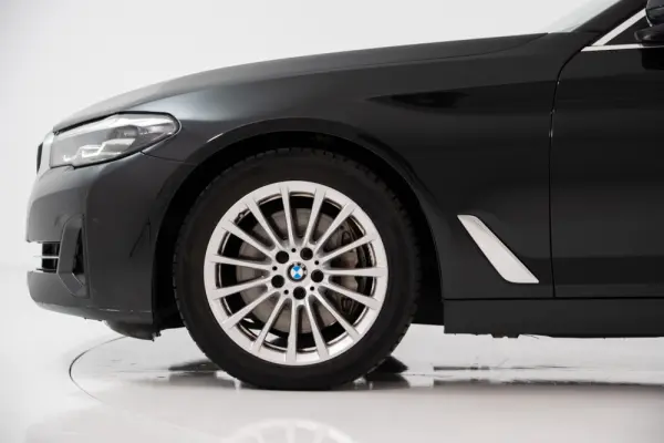 BMW 530 d Line Luxury Auto 13