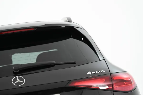 Mercedes-Benz GLC 300 de 4Matic 12