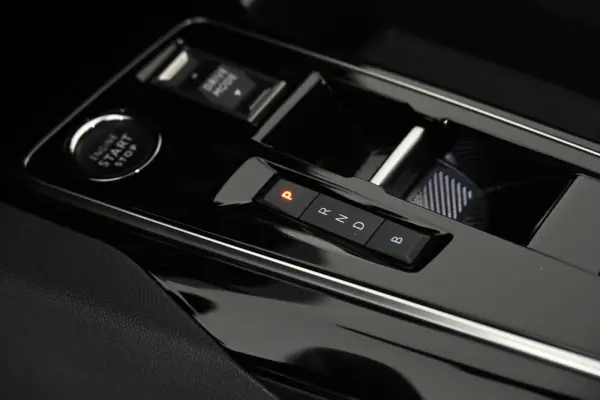 Peugeot 3008 1.6 Hybrid GT e-EAT8 17