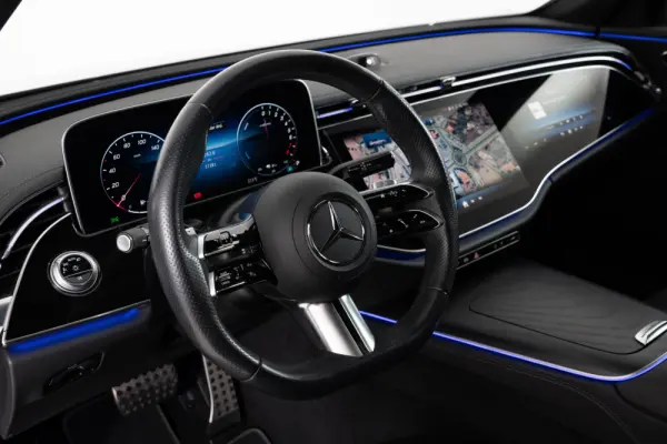Mercedes-Benz E 300 e AMG Line 31
