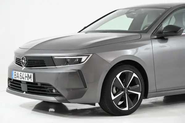 Opel Astra 1.2 T Elegance 12