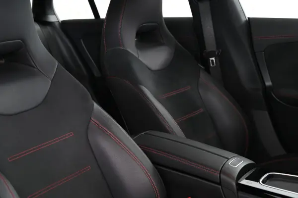 Mercedes-Benz CLA 200 d Shooting Brake AMG Line Aut. 27