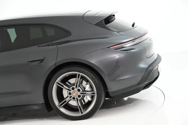 Porsche Taycan Sport Turismo 4S 11