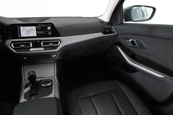 BMW 318 d Auto 14