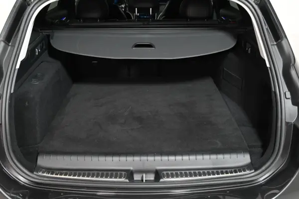 Mercedes-Benz C 300 e AMG Line 9